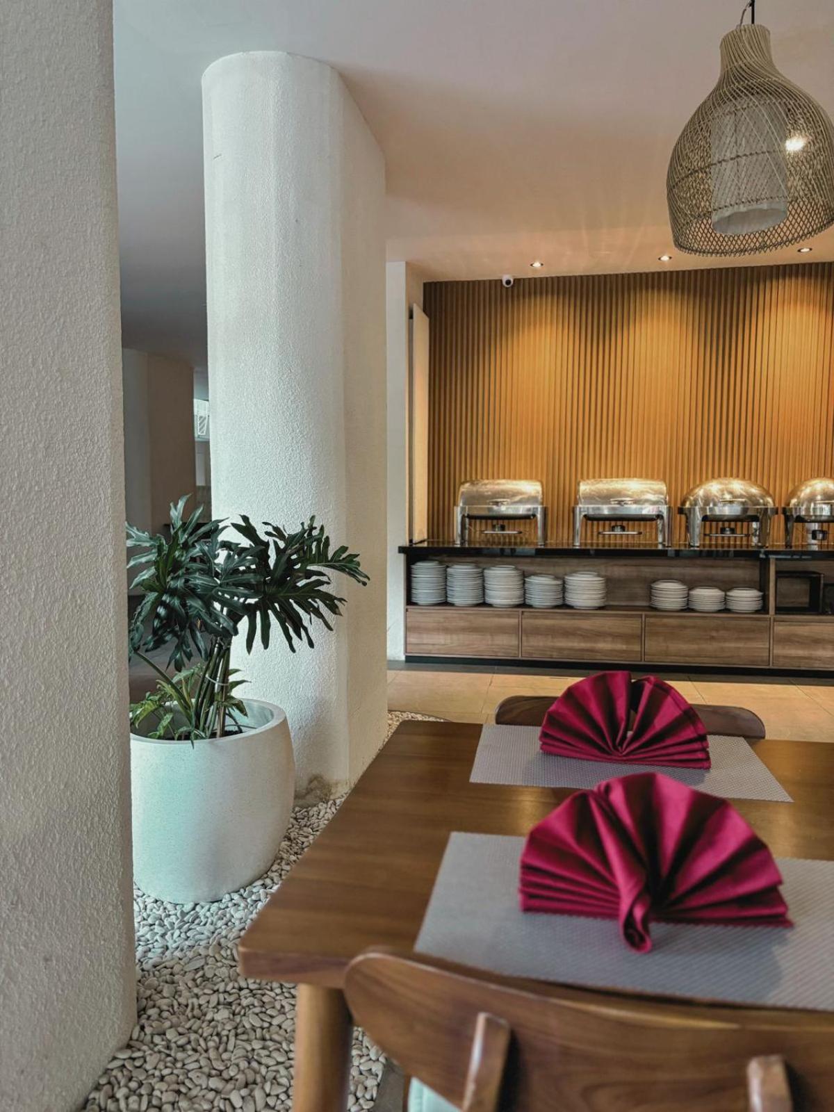 The Rivavi Legian Hotel Exterior photo